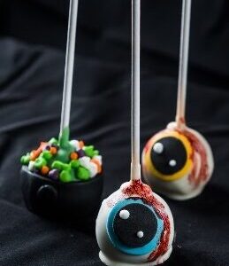 Eyeball Chocolate Cake Pops